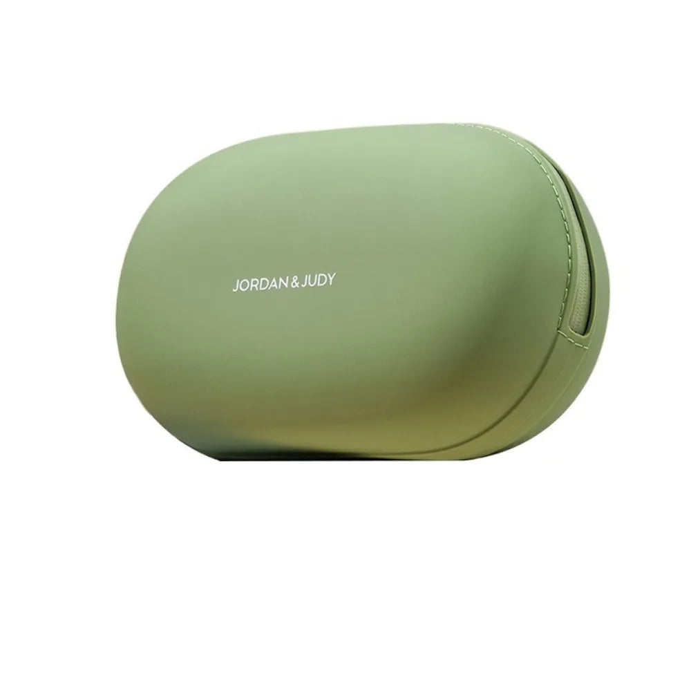 Emiliana | Versatile, waterproof and spacious cosmetic bag