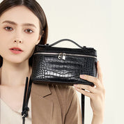Cora | Elegant Compact Handbag with Versatile Design