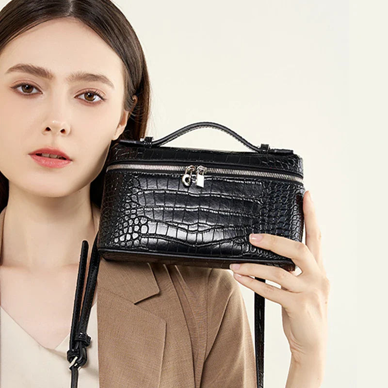 Cora | Elegant Compact Handbag with Versatile Design
