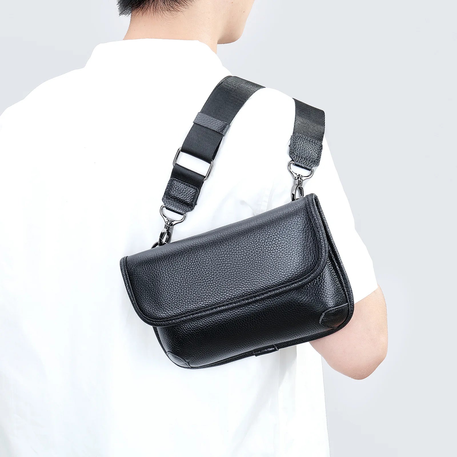 Mason | Multifunctional Stylish Crossbody Bag with Adjustable Strap