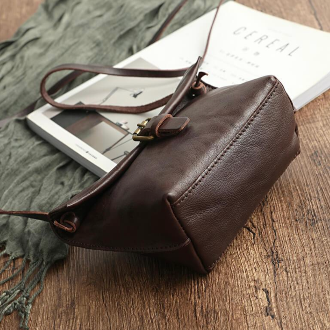Annie | Vintage-Inspired Crossbody Bag with Buckle Detail