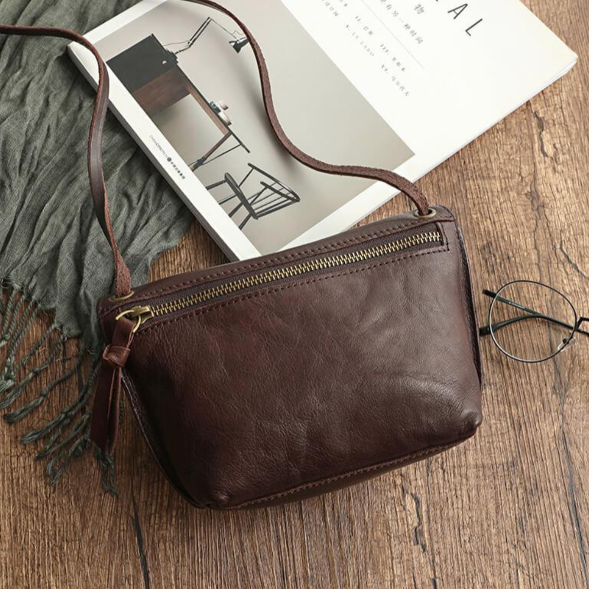 Annie | Vintage-Inspired Crossbody Bag with Buckle Detail