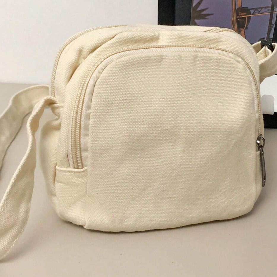 Ethan  | Minimalist Crossbody Bag with Compact Design