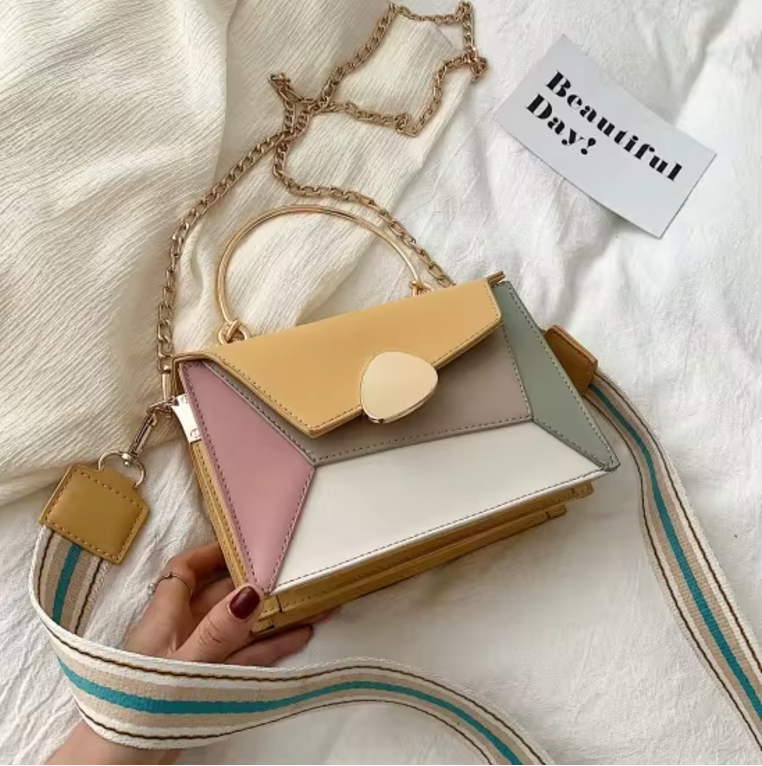 Lianne | Modern Handbag with Geometric Design and Chain Strap