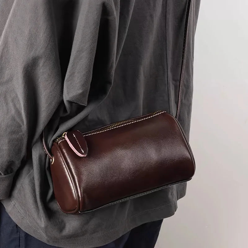 Laura | Cylinder-Shaped Crossbody Bag with Sleek Design