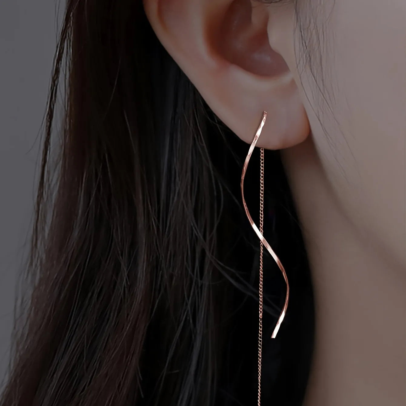 Evonne | Wavy Drop Earrings