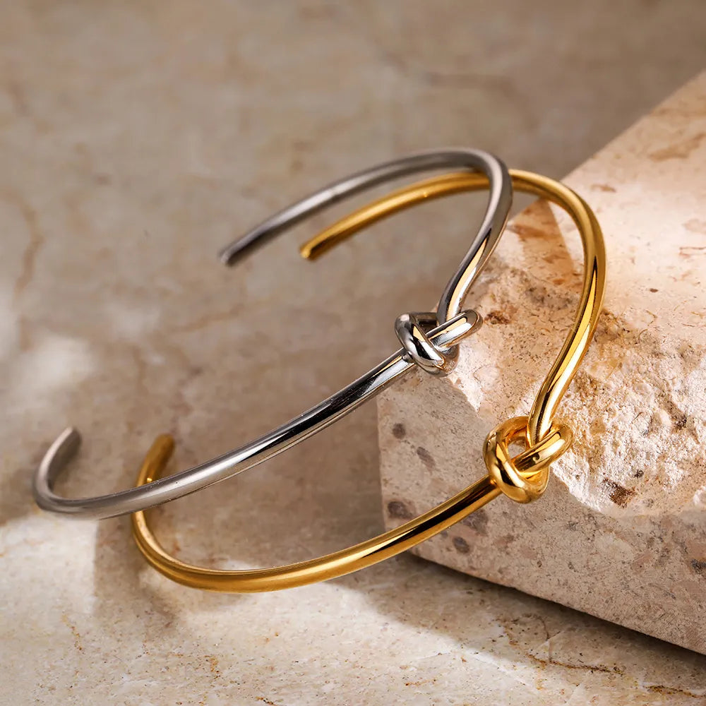 Allure | Twisted Knot Golden Bangle