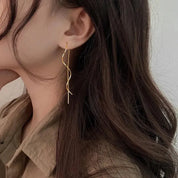 Evonne | Wavy Drop Earrings