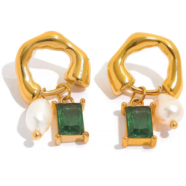 Merry | Elegant Emerald and Pearl Earrings