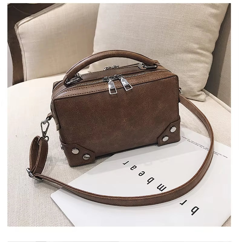 Skylar | Vintage Compact Handbag with Crossbody Strap