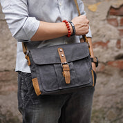 Carter | Messenger Bag with Vintage Buckle Design