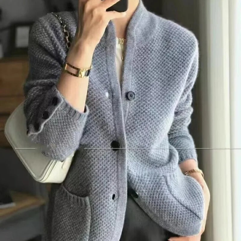 Chauntelle | Elegant and Warm Women's Wool Cardigan