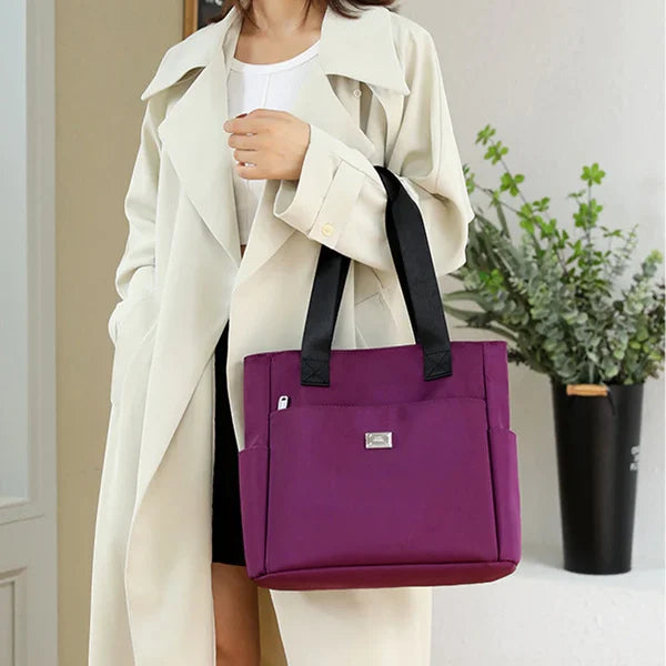 Pyper | Lightweight and waterproof shoulder bag