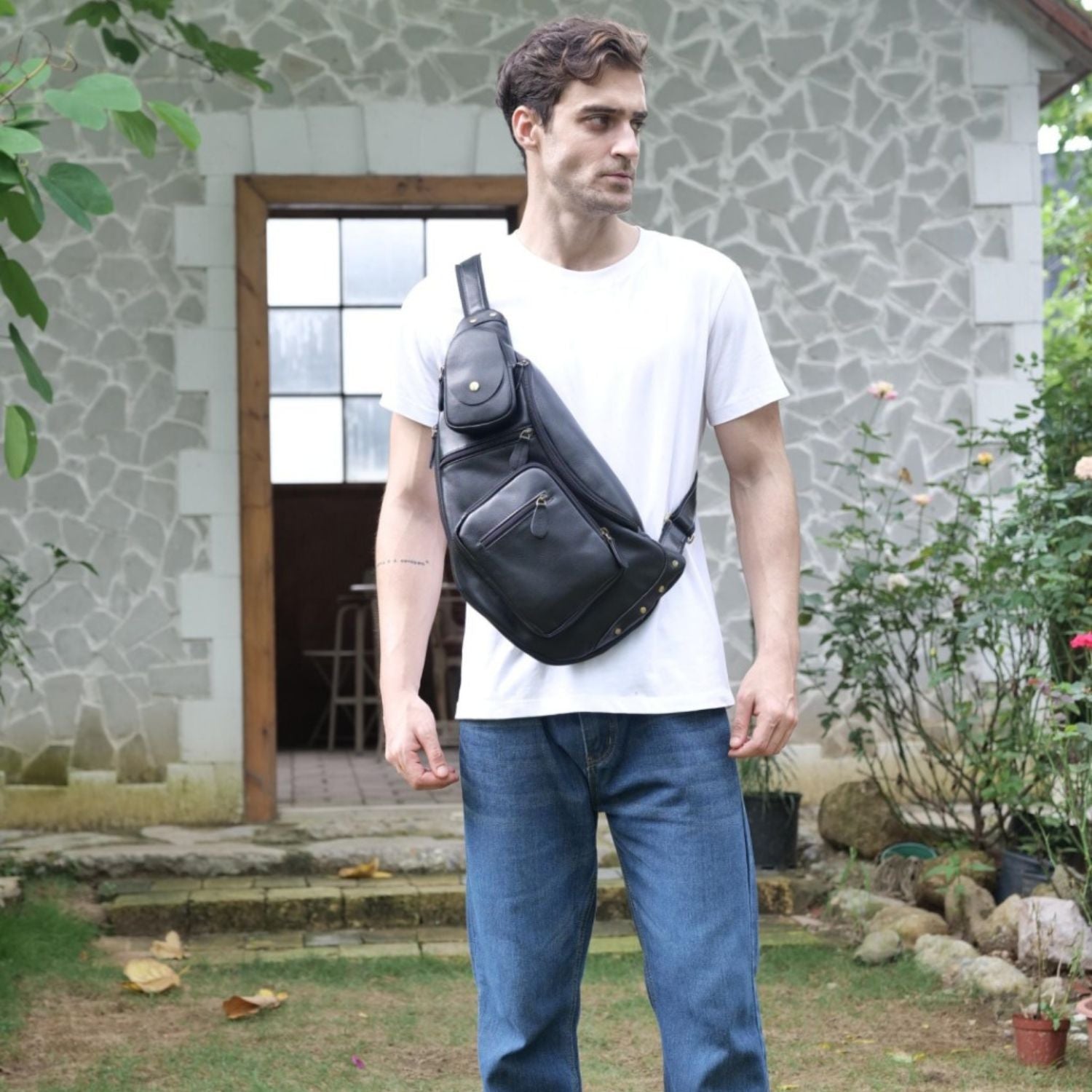 Chuck| Multi-Functional Crossbody Backpack