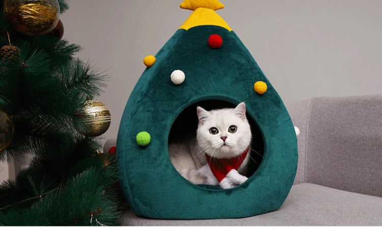 Christmas tree cat basket - Festive purr