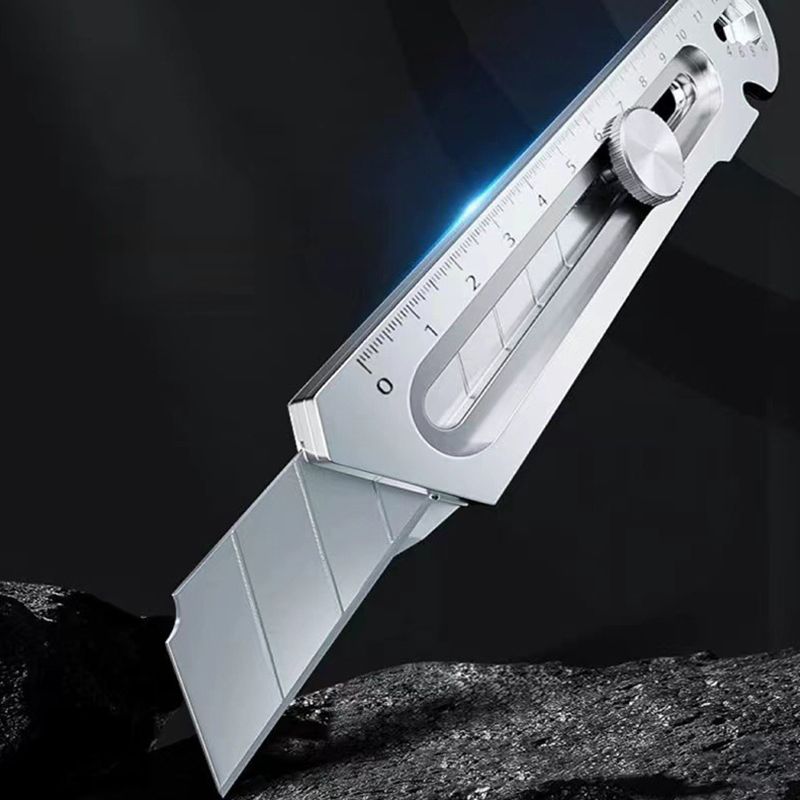 Multifunctional knife set