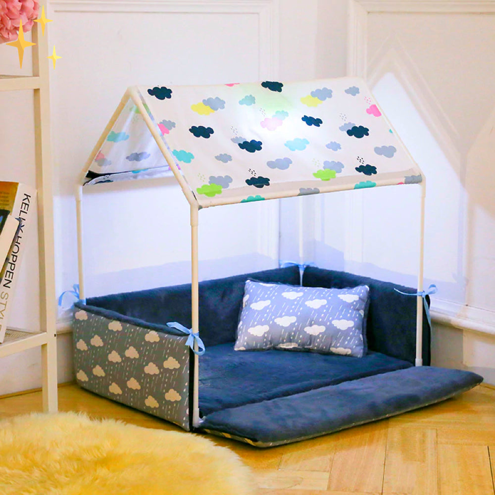 Covered fleece sleep basket with roof and pillow