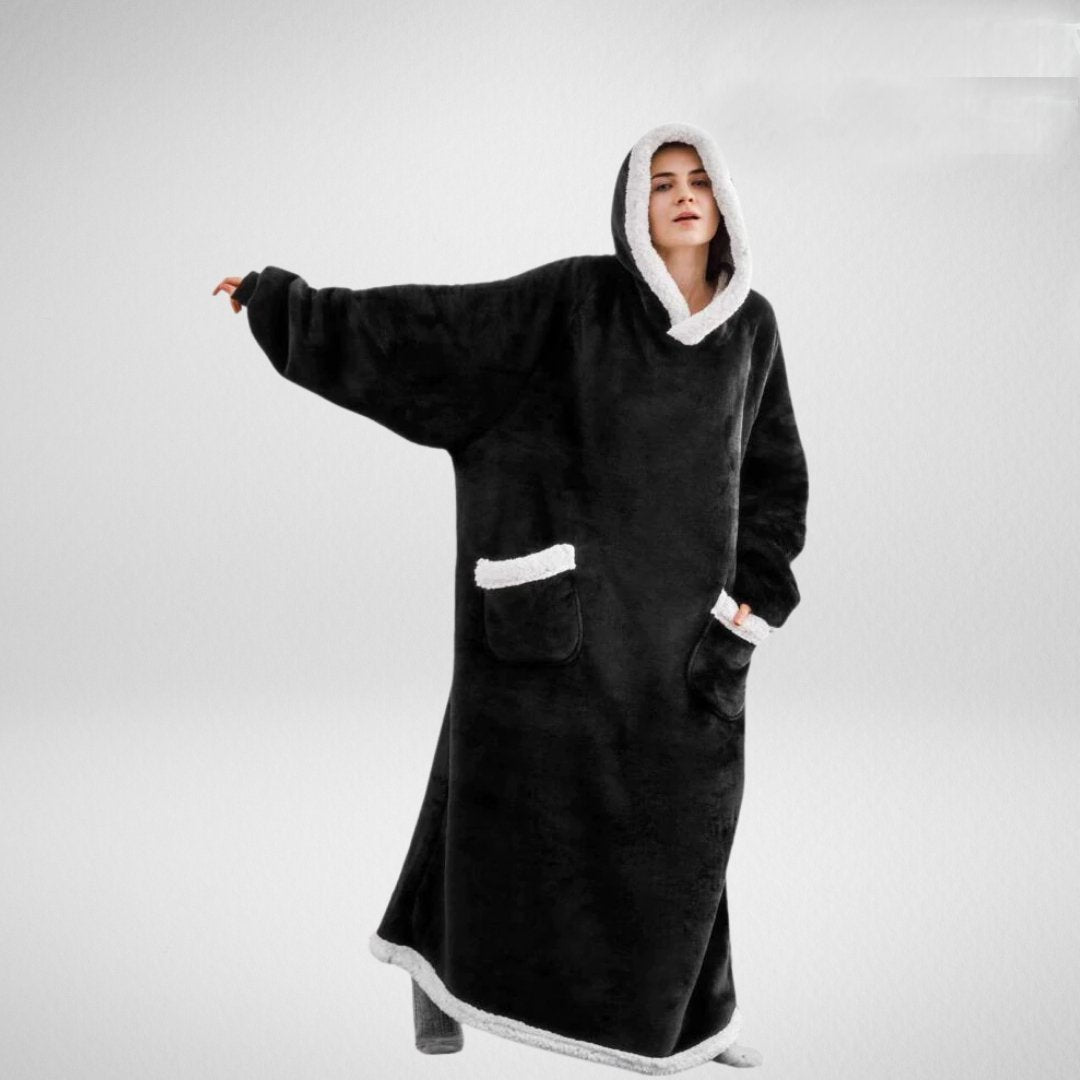 Oversized blanket with hood and warm fleece lining
