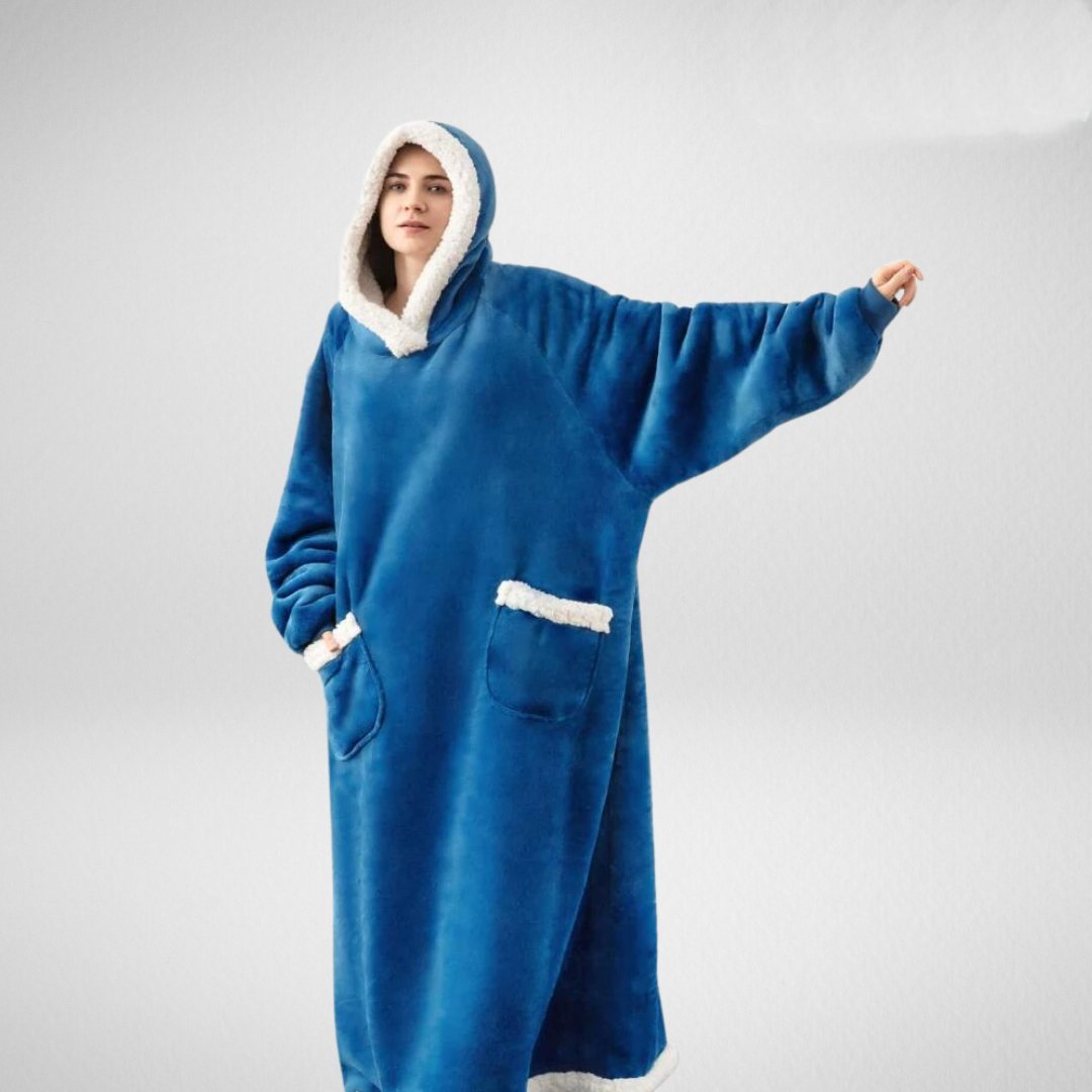 Oversized blanket with hood and warm fleece lining