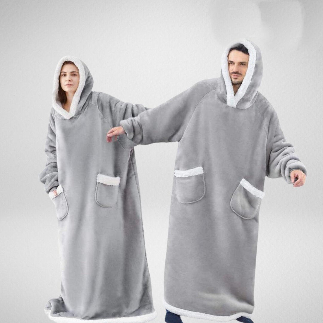 Oversized blanket with hood and warm fleece lining